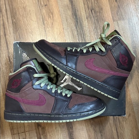 2010 Air Jordan 1 Retro High 'Velvet Brown'